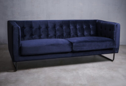 Mano 3S sofa blue velvet and black legs